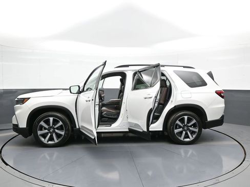 Certified 2023 Honda Pilot Elite image 45