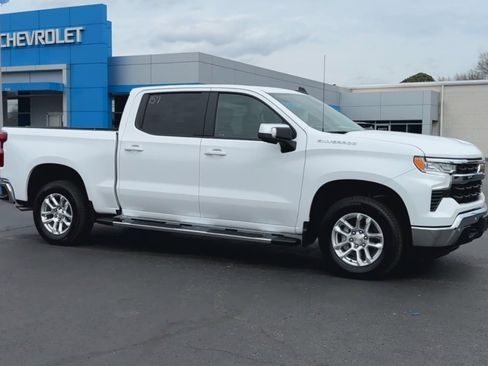Used 2024 Chevrolet Silverado 1500 LT w/ Safety Package RWD image 2