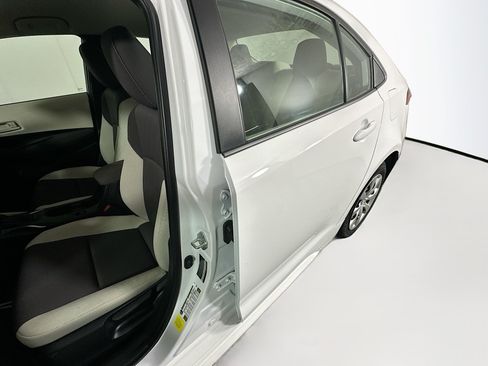 Used 2024 Toyota Corolla LE FWD image 12