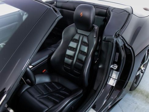 Used 2014 Ferrari California image 42