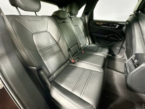 Certified 2019 Porsche Cayenne image 27