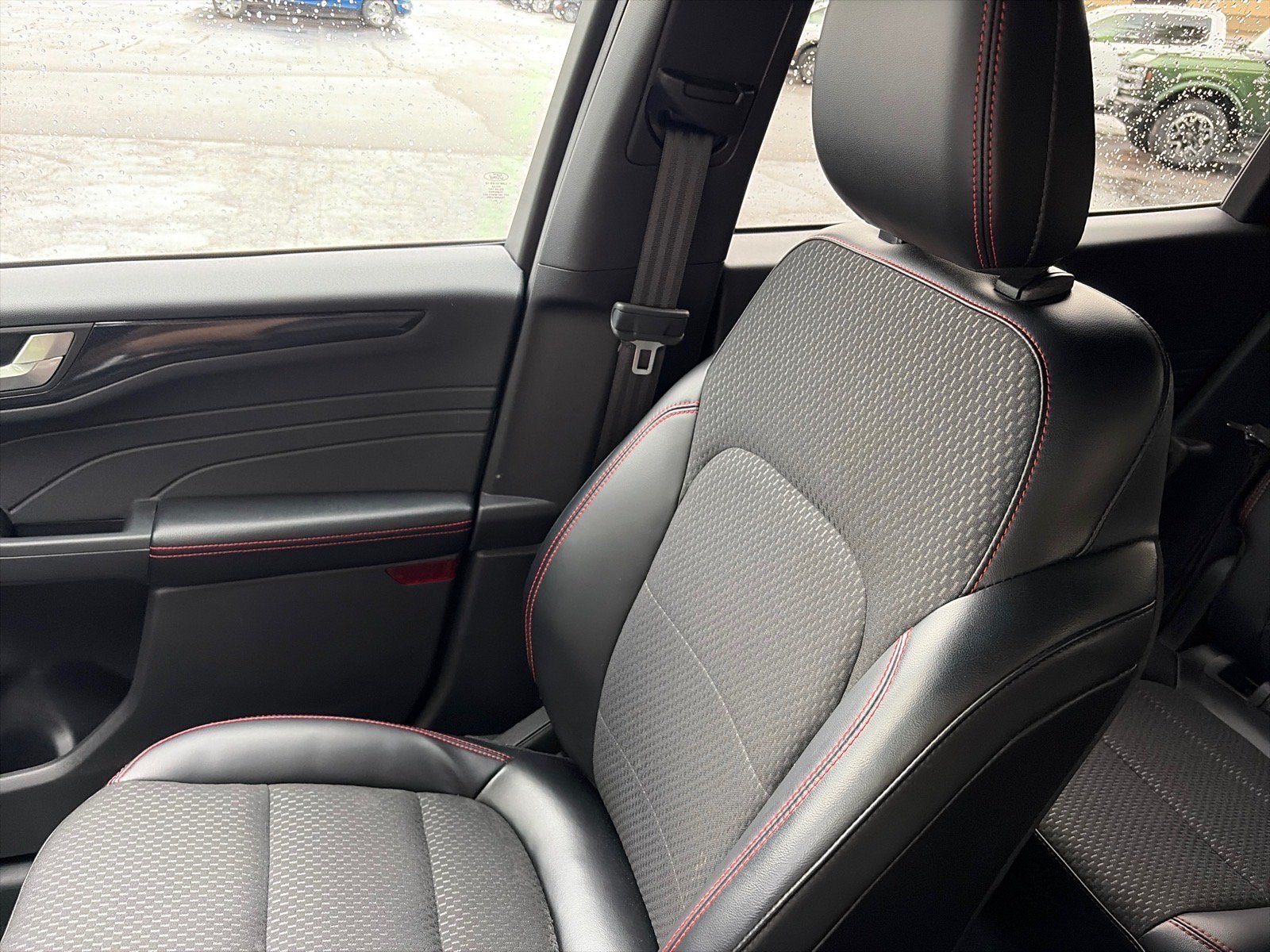 Used 2023 Ford Escape ST-Line w/ Tech Pack #1 AWD/4WD image 17