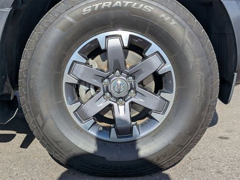 Used 2015 Nissan Frontier PRO-4X image 46