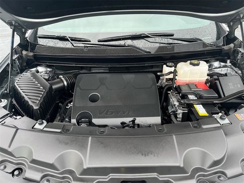 Used 2023 Chevrolet Traverse RS image 32