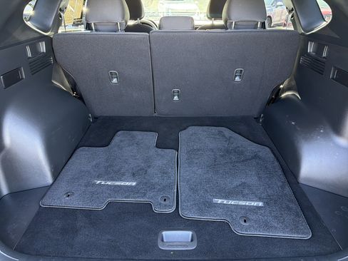 Used 2023 Hyundai Tucson SEL w/ Winter Package image 16