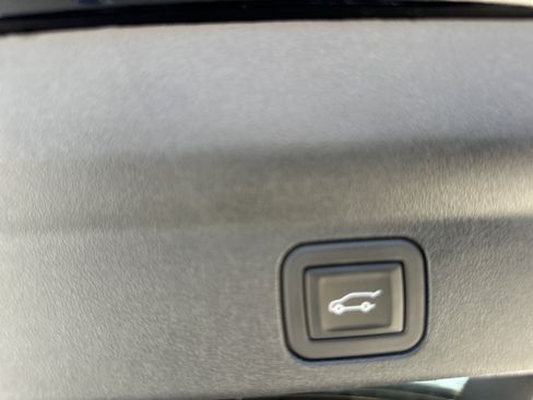 Certified 2025 Cadillac Escalade IQ Luxury 2 w/ LPO, Premium Carpet Package AWD/4WD image 21
