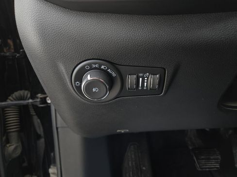 Used 2022 Jeep Compass Limited image 13