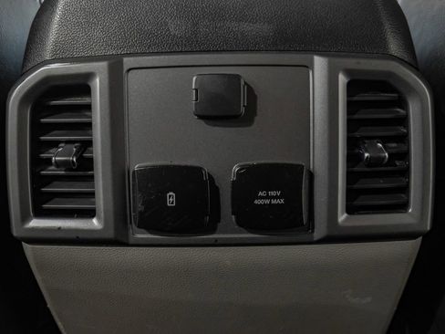 Used 2019 Ford F250 XLT w/ XLT Premium Package image 37