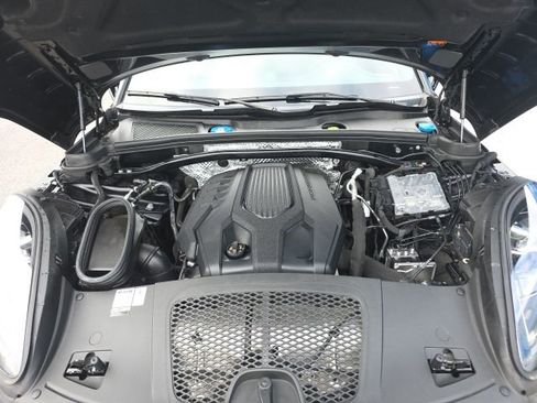 Used 2022 Porsche Macan image 30
