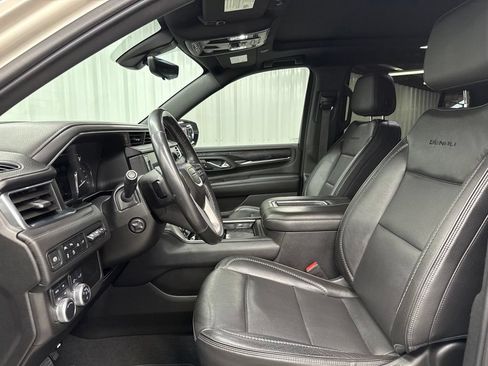 Used 2021 GMC Yukon Denali w/ Denali Premium Package AWD/4WD image 18
