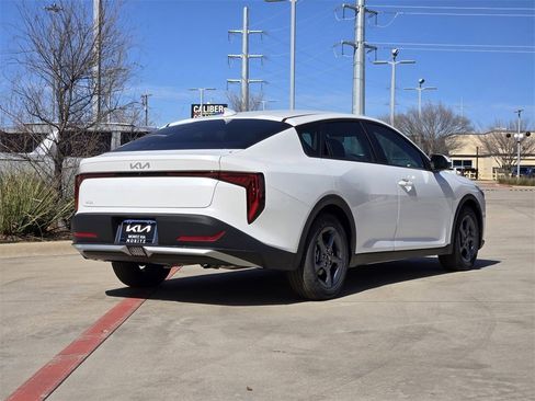 New 2026 Kia K4 LXS image 4