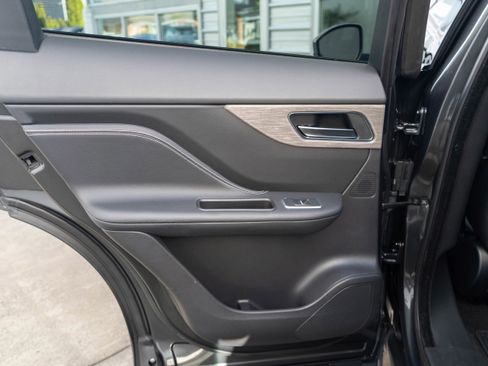 Used 2017 Jaguar F-PACE S image 28