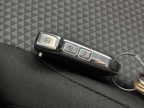 Used 2025 Kia Soul LX w/ LX Technology Package FWD image 20