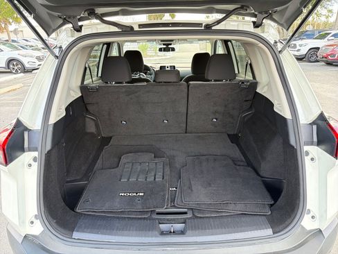 Certified 2023 Nissan Rogue SV image 22