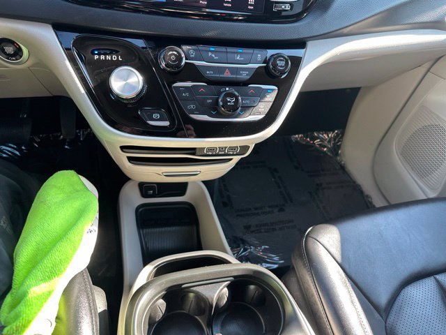 Used 2024 Chrysler Pacifica Touring-L FWD image 25