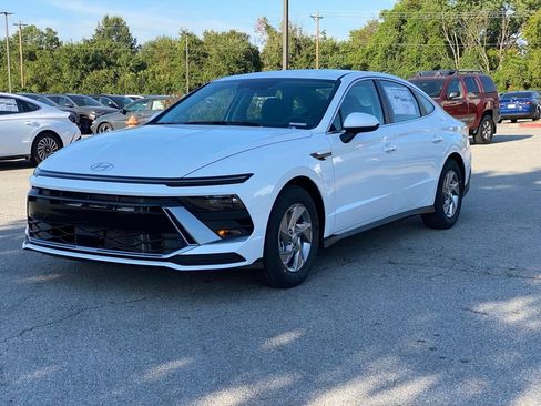 New 2026 Hyundai Sonata SE FWD image 3