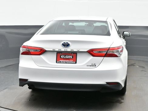 Used 2019 Toyota Camry LE image 5