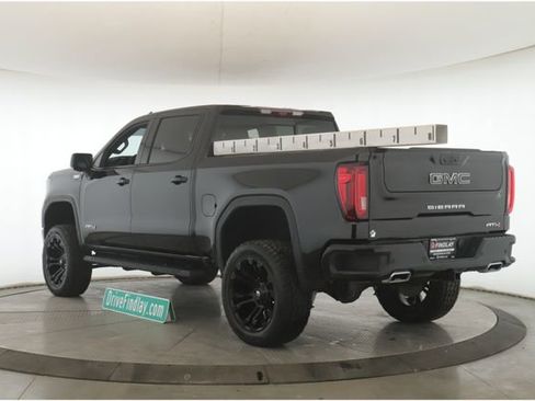 Used 2024 GMC Sierra 1500 AT4 w/ Technology Package image 8
