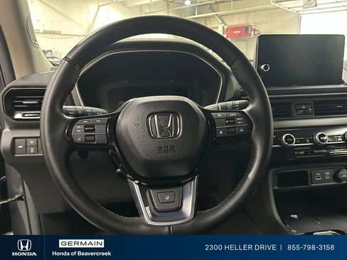 Used 2025 Honda Pilot Elite image 16