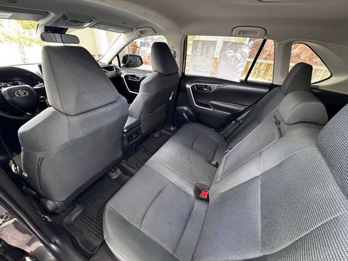 Used 2024 Toyota RAV4 LE AWD/4WD image 38