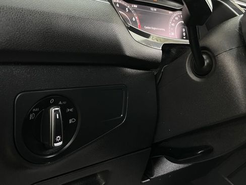 Used 2019 Volkswagen Tiguan SEL image 24