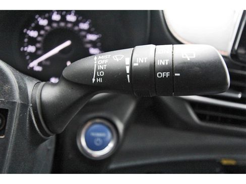 Used 2023 Toyota Sienna XSE image 18