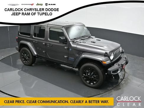 Used 2025 Jeep Wrangler Unlimited Sahara w/ Safety Group AWD/4WD image 45