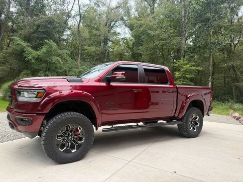 Used 2020 RAM 1500 Big Horn AWD/4WD image 11