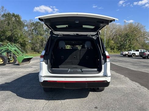 Used 2022 Lincoln Navigator Reserve image 18