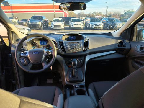 Used 2015 Ford Escape S image 10
