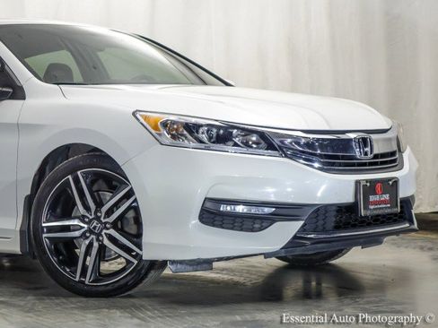Used 2016 Honda Accord Sport image 2