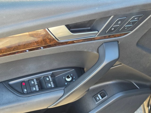 Used 2018 Audi Q5 2.0T Premium AWD/4WD image 24