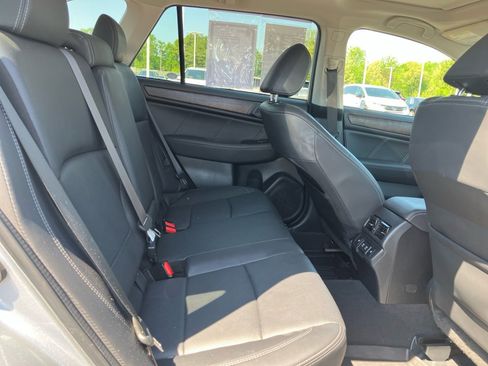 Used 2019 Subaru Outback 2.5i Limited w/ Popular Package #2 AWD/4WD image 33