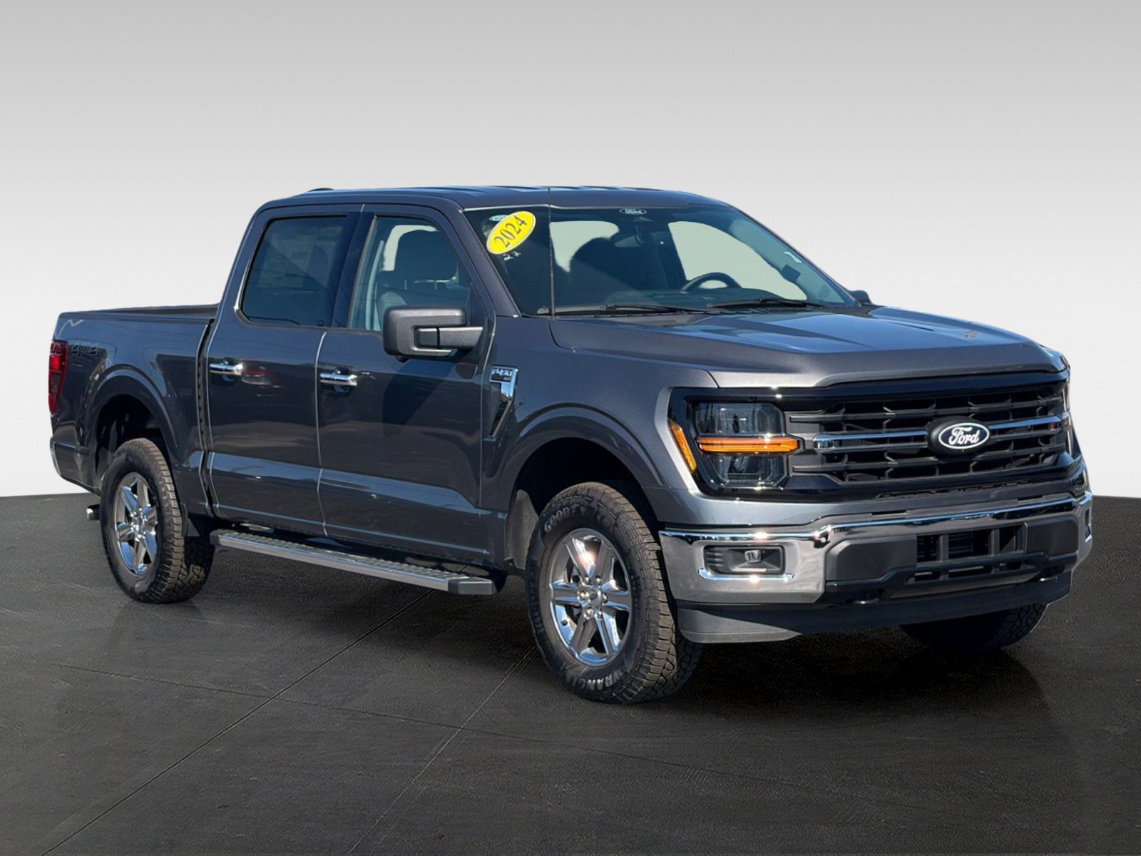 Used 2024 Ford F150 XLT AWD/4WD image 3