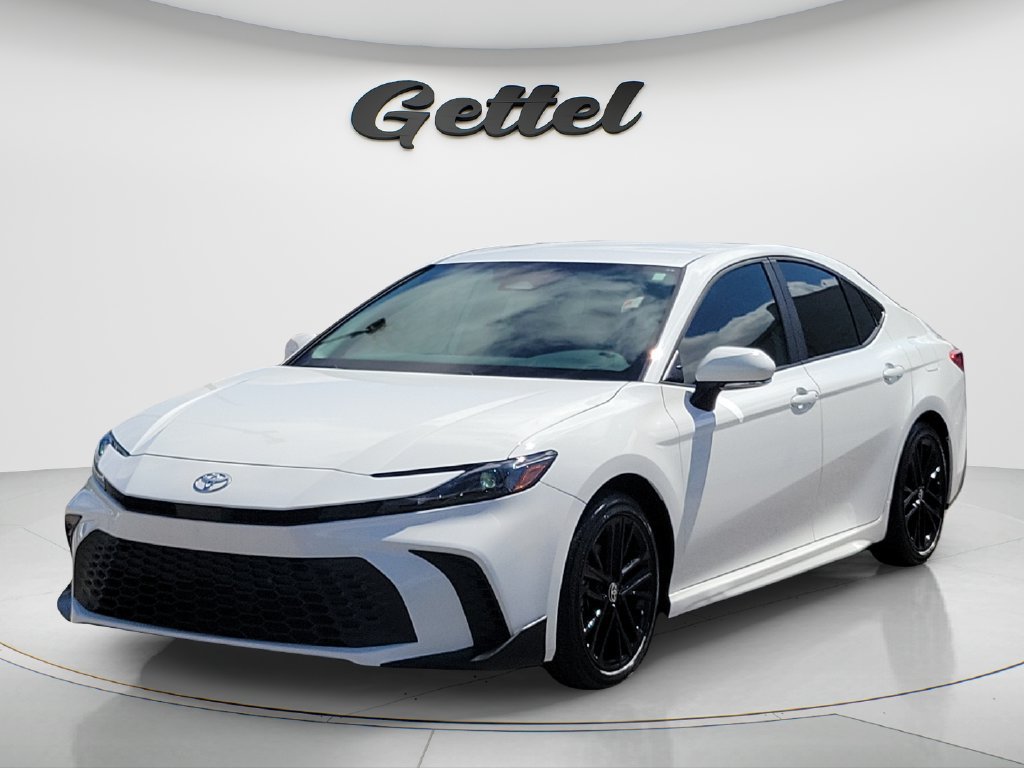 Used 2025 Toyota Camry SE w/ Convenience Package FWD image 1