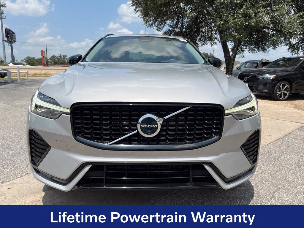 Certified 2024 Volvo XC60 B5 Plus AWD/4WD image 2