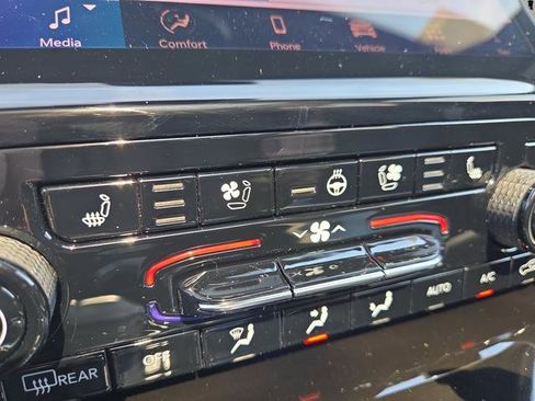 New 2025 Jeep Grand Cherokee L Limited w/ Luxury Tech Group II image 8