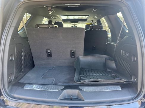 Used 2024 Chevrolet Tahoe High Country image 6