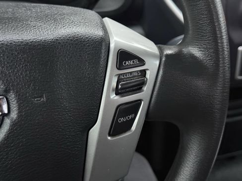 Used 2017 Nissan Titan S image 19