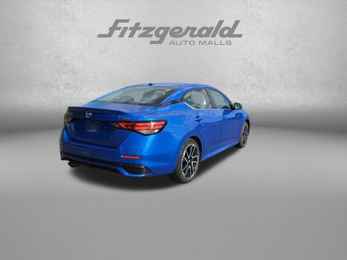 Used 2025 Nissan Sentra SR FWD image 8