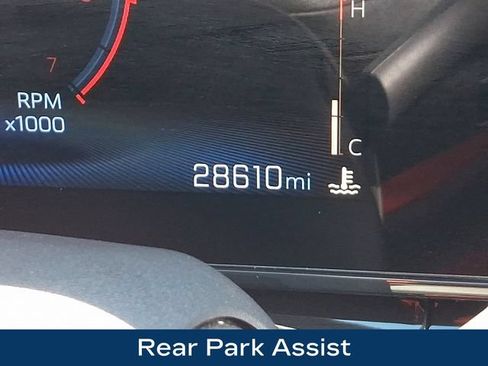 Used 2024 Chevrolet Trax RS w/ Sunroof Package FWD image 6