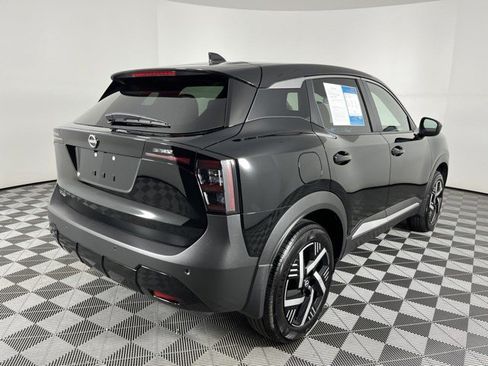 Used 2025 Nissan Kicks SV FWD image 8