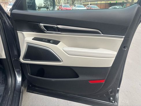 Used 2024 Kia Telluride S w/ S Sunroof Package image 17