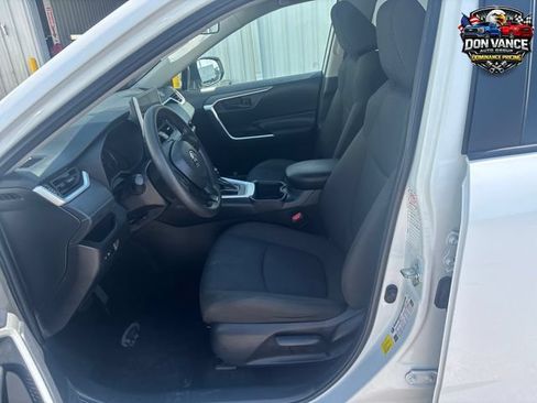 Used 2025 Toyota RAV4 LE FWD image 9