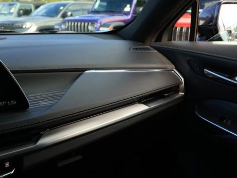 Used 2024 Cadillac XT4 Premium Luxury image 26