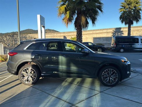 Used 2025 Audi Q5 Premium Plus w/ Premium Plus image 5