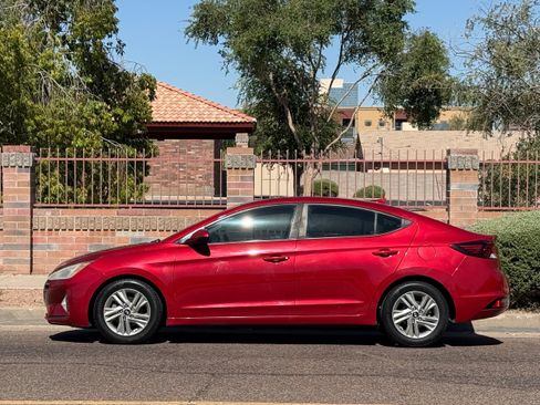 Used 2020 Hyundai Elantra SEL FWD image 3
