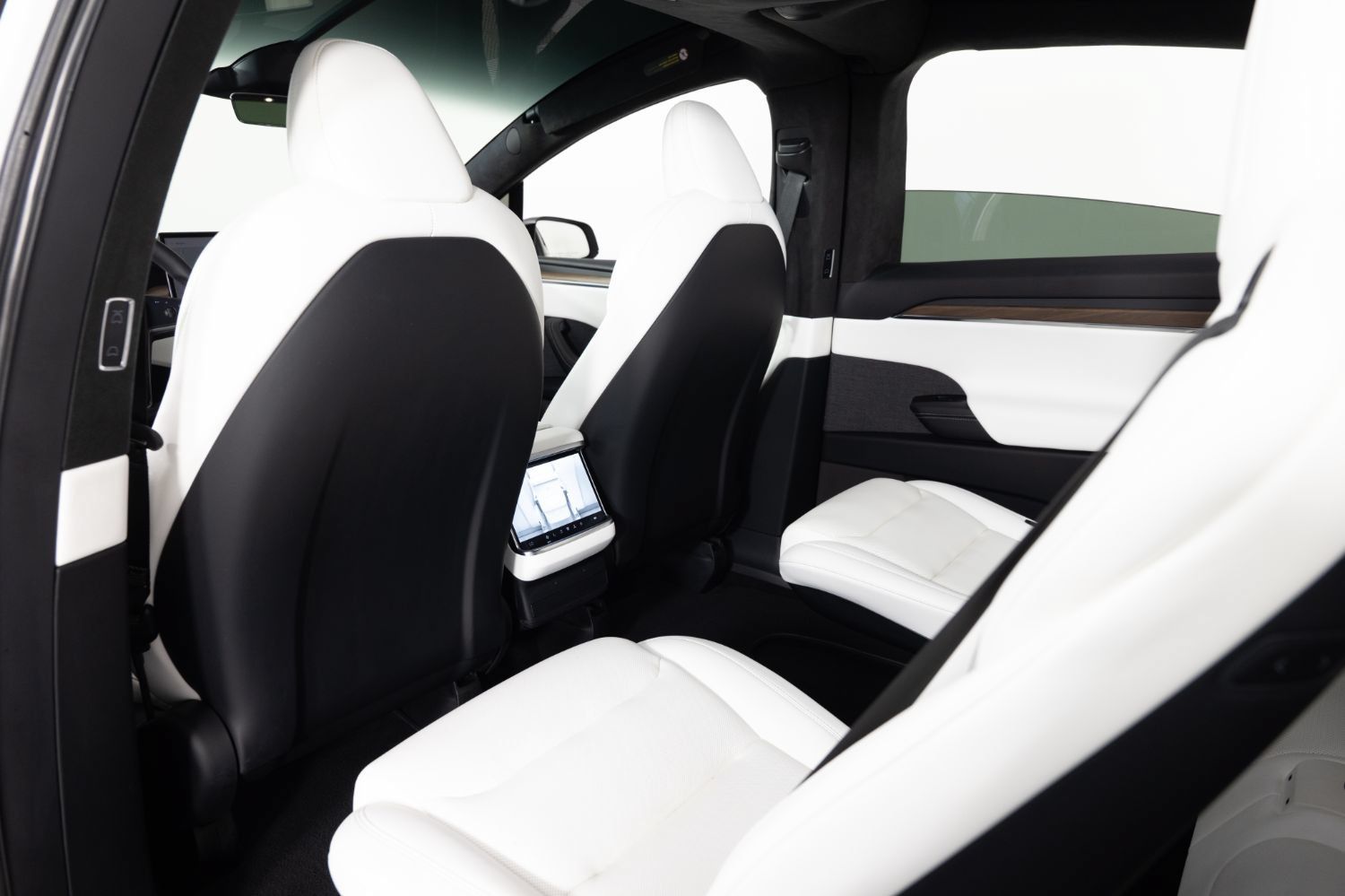 Used 2023 Tesla Model X AWD/4WD image 19
