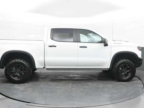 Used 2024 Chevrolet Silverado 1500 ZR2 w/ Technology Package AWD/4WD image 10