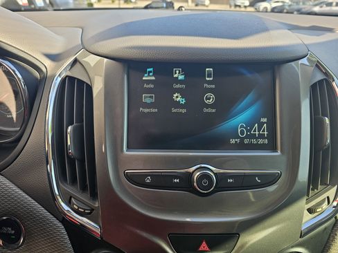 Used 2018 Chevrolet Cruze LT w/ Convenience Package image 21